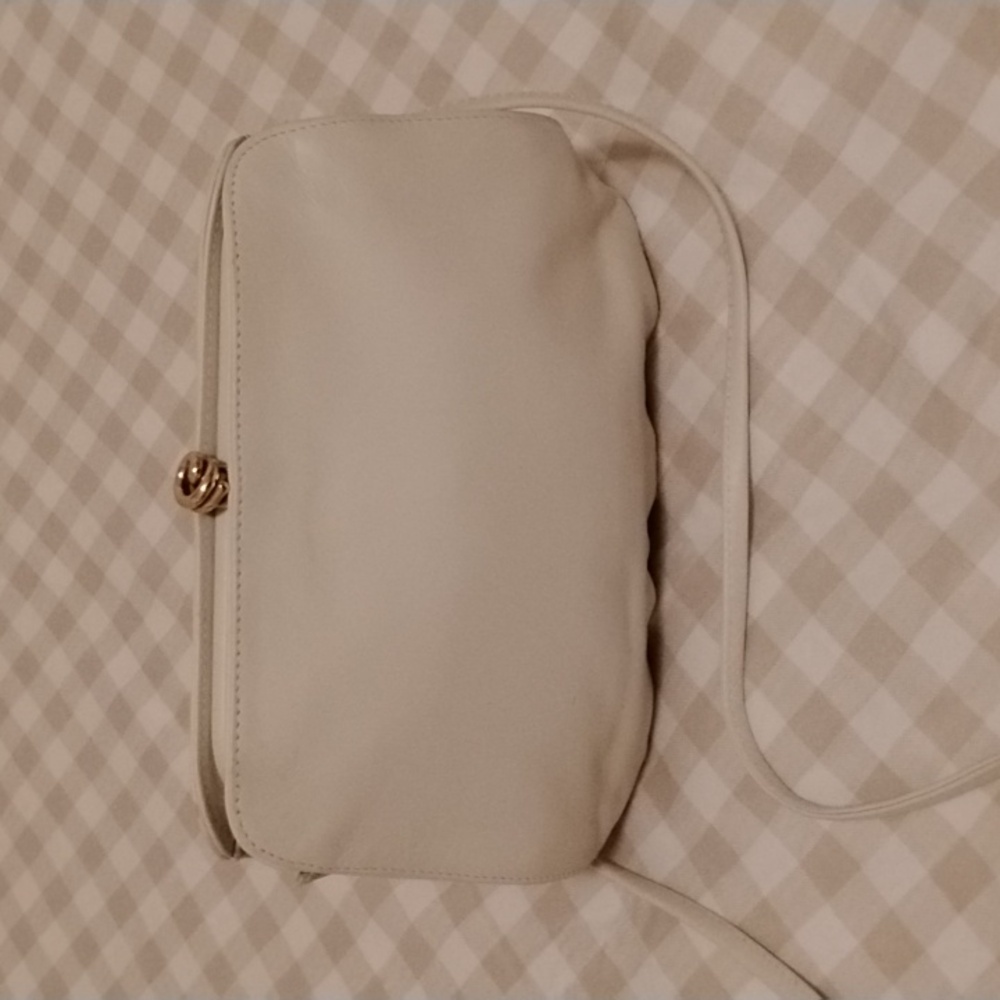 Jane Shilton Vintage Shoulder Bag Cream Leather
